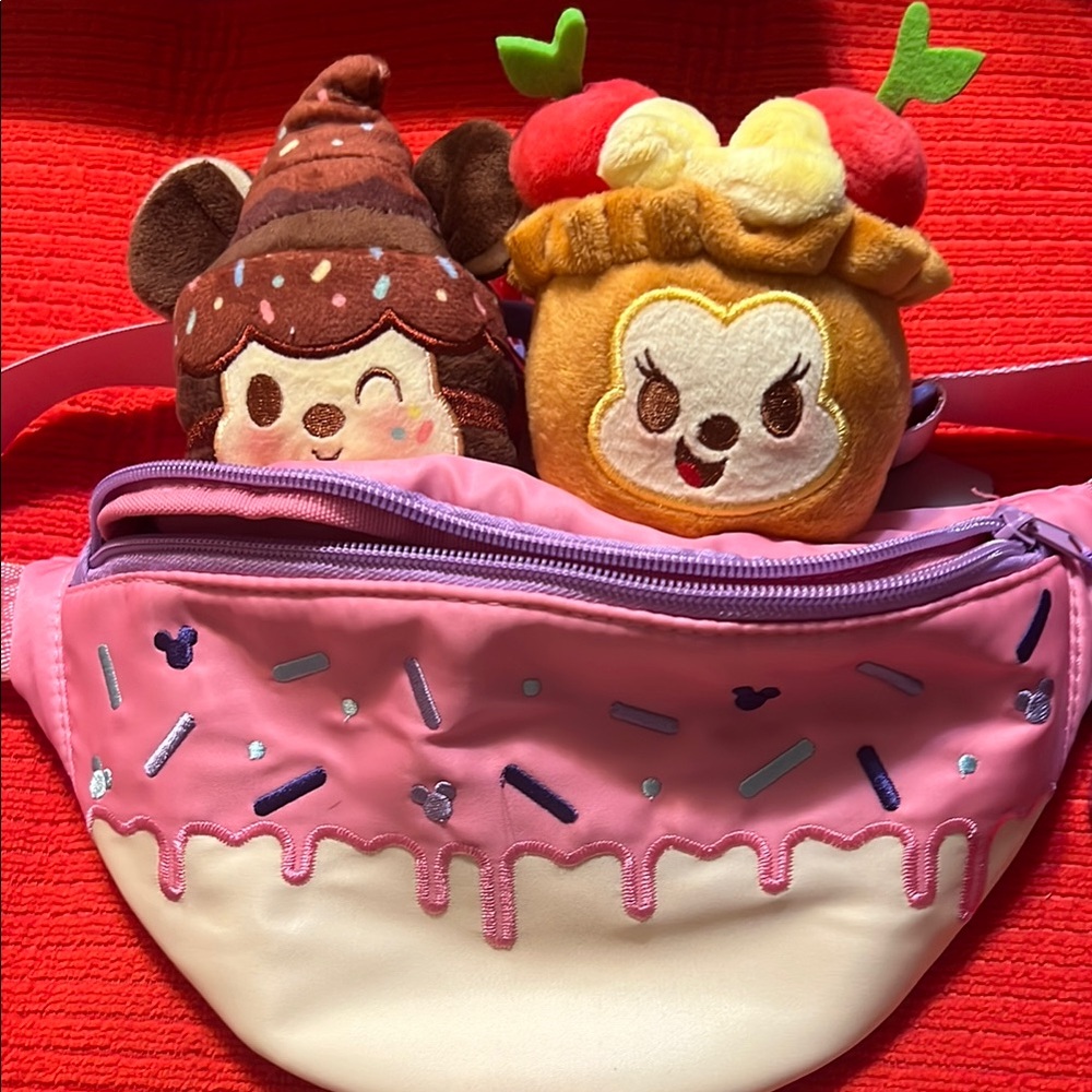 Disney Munchlings Mint and Tan Tag